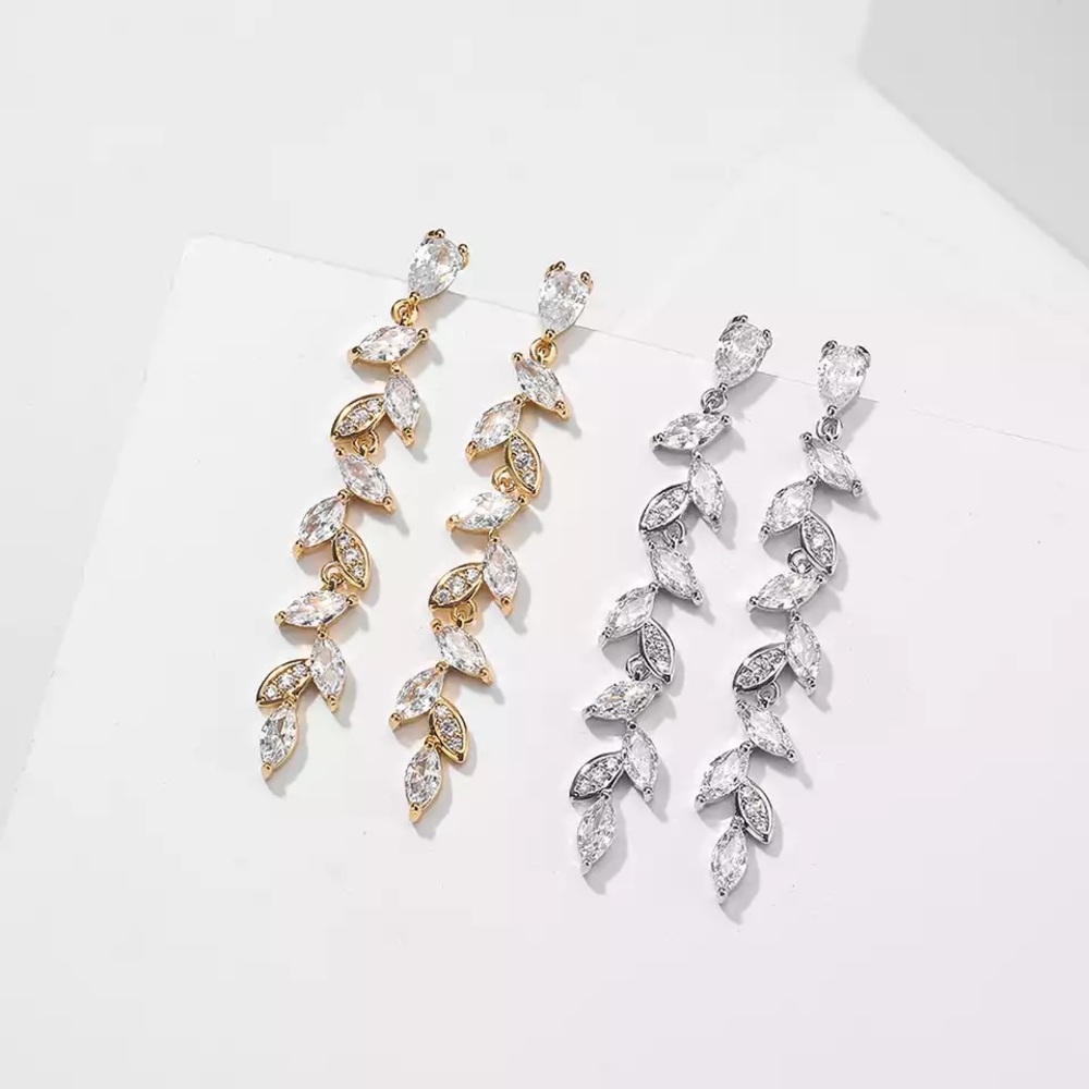 Blink EARRINGS and Necklace